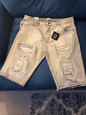 Men’s Distressed Paint-Splatter Beige Denim Shorts